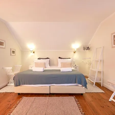 לינה וארוחת בוקר Casa Do Mercado 4*