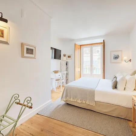 לינה וארוחת בוקר Casa Do Mercado 4*